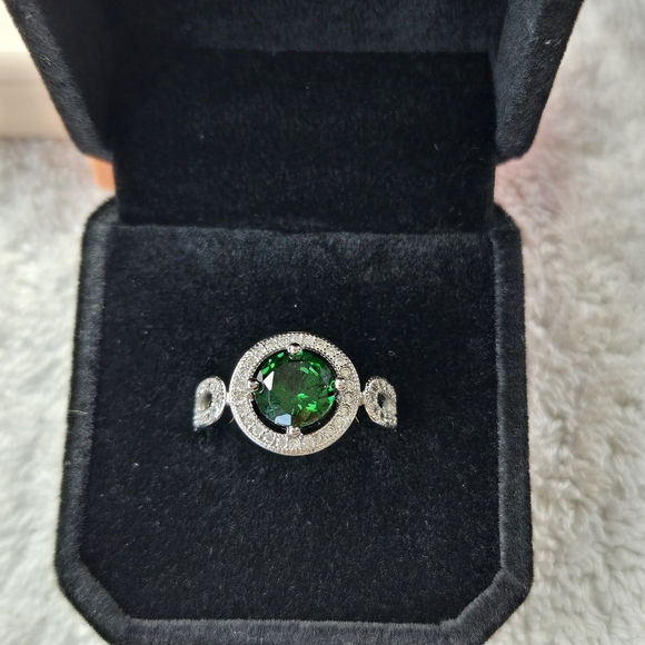 S925 Silver Ring with Green Gemstone Women's Size 6 - Picture 4 of 8